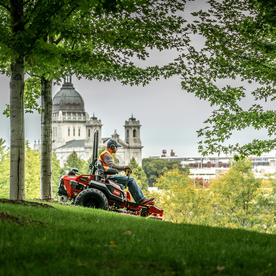 Z Master 4000 HDX MyRIDE Series mower in use