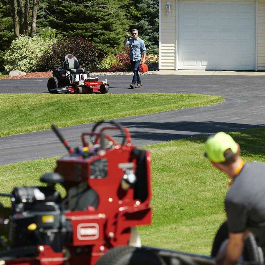 60" (152 cm) TimeCutter® Zero Turn Mower