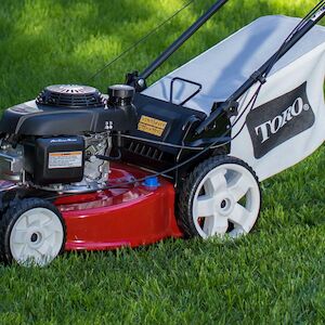 Toro self propelled online mower with honda engine