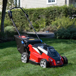 Toro offers striped lawns with new battery-powered, 60V Max 21