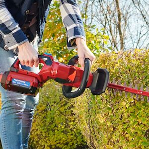 Toro battery hedge deals trimmer