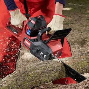 Toro 60 on sale volt chainsaw