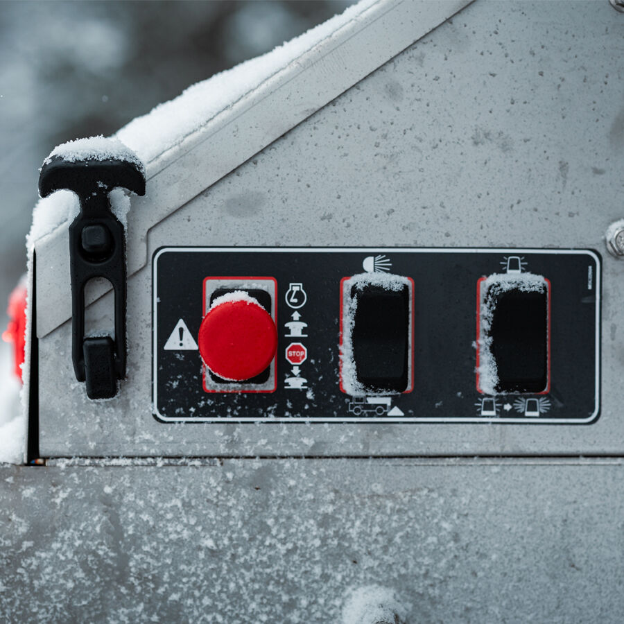 MBX+ 4 Yard Pintle Drive Spreader