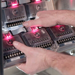 DXi™ Central Control System Pivoting Mounting Brackets