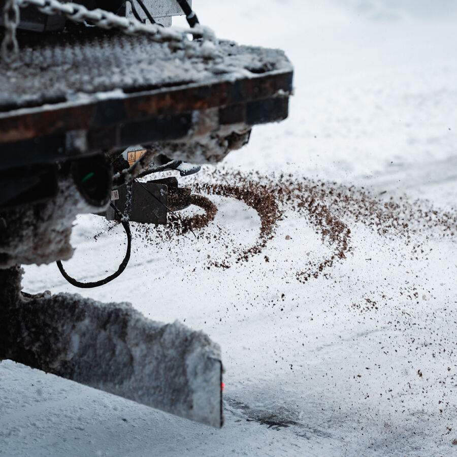 MBX+ 4 Yard Pintle Drive Spreader