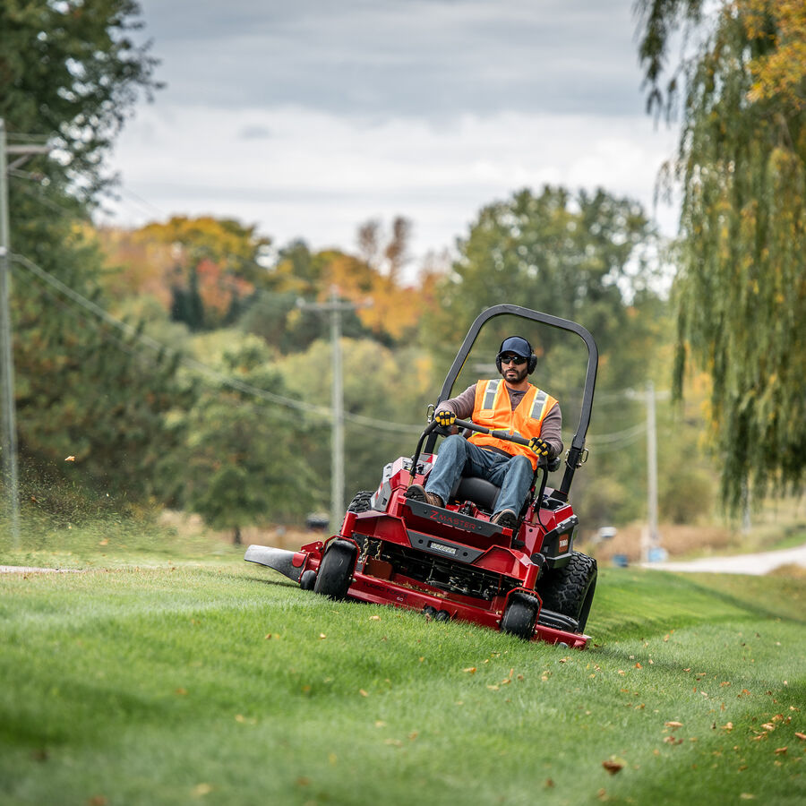Z Master 4000 HDX MyRIDE Series mower in use