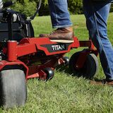 Toro best sale titan 75302