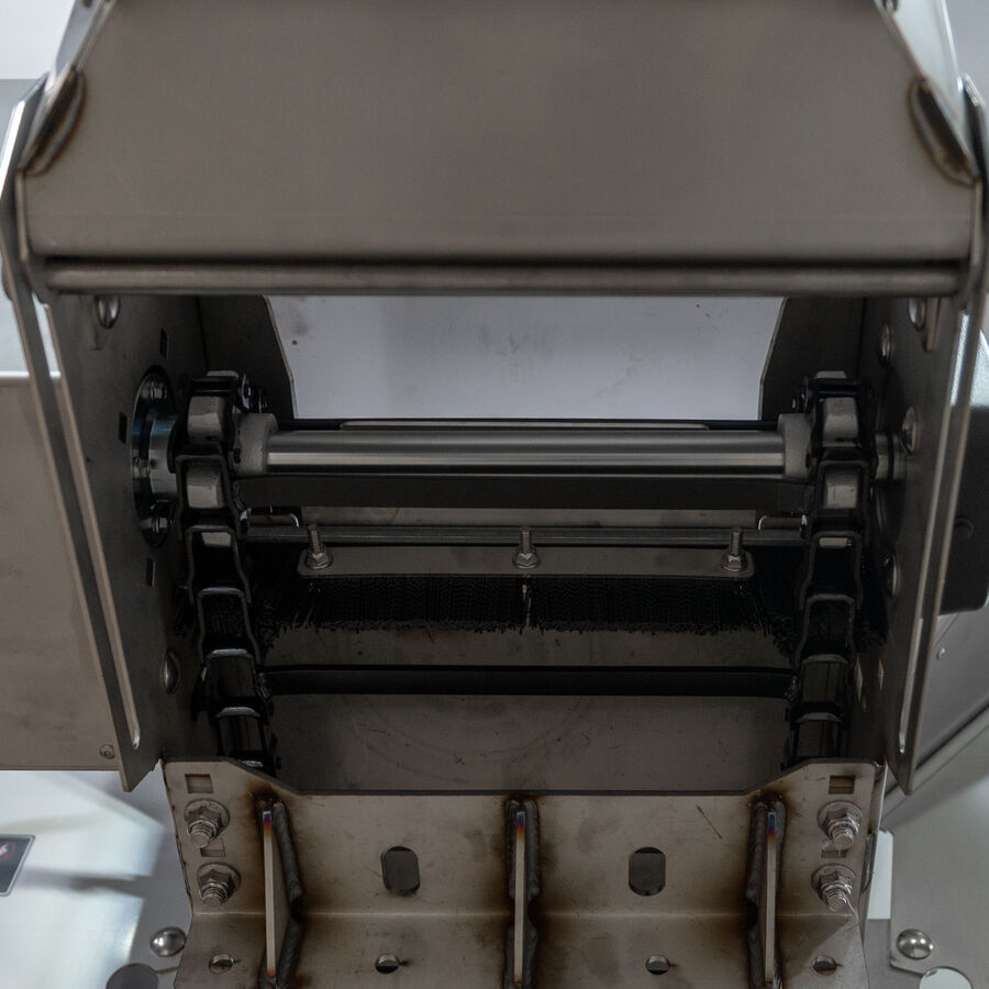 MBX+ 4 Yard Pintle Drive Spreader