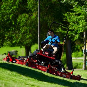 Groundsmaster 4110 D with All Season Safety Cab Toro