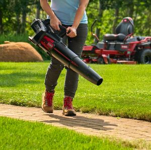 Comfort Grip Handle and Balanced Weight Distribution