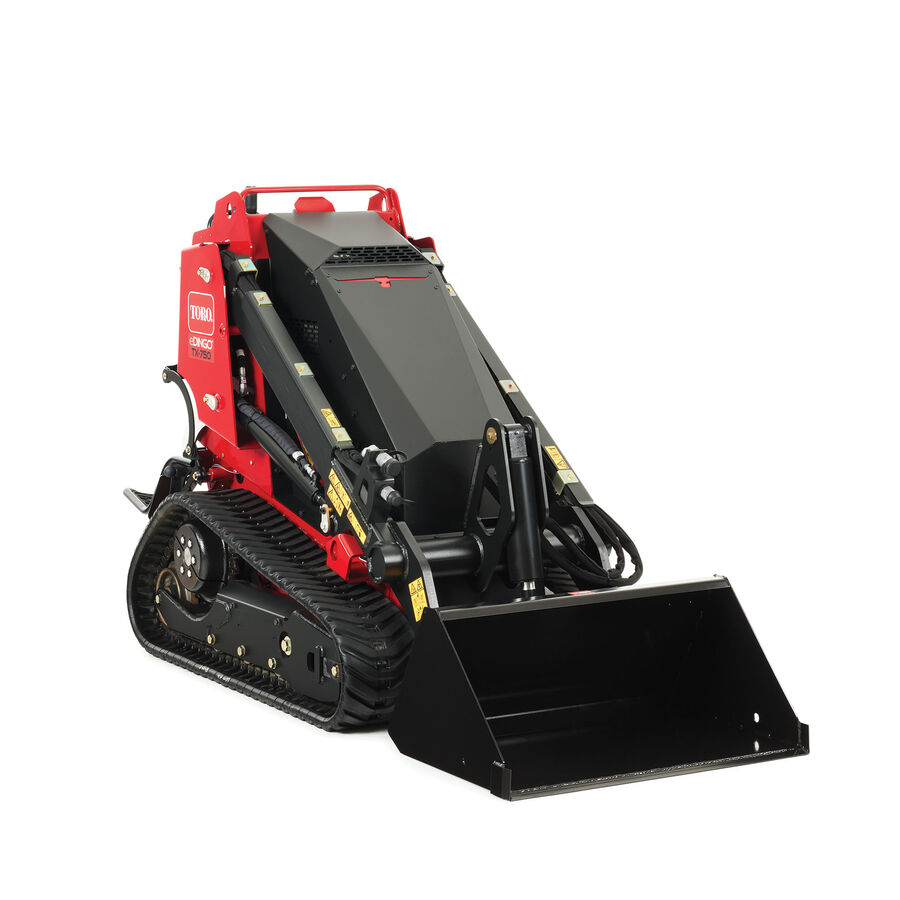 eDingo TX 750 right side with grapple bucket