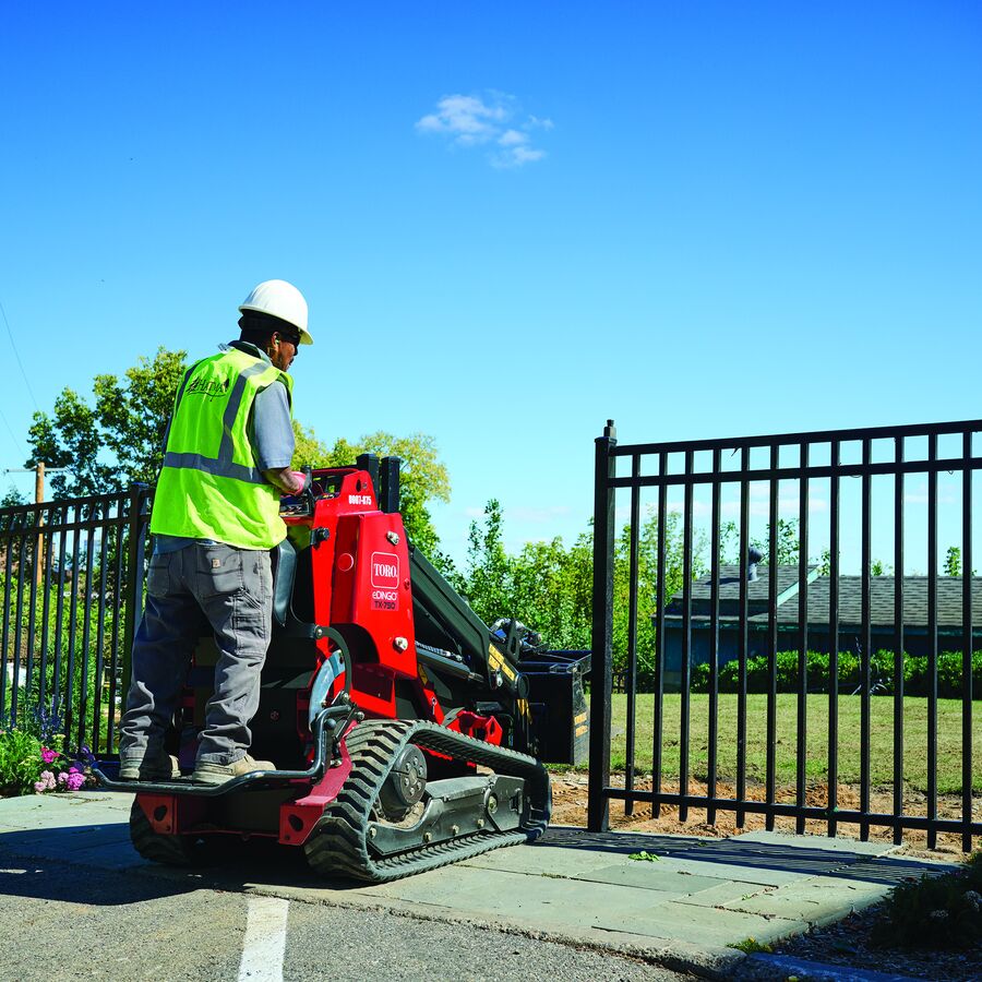 eDingo® TX 750 Electric Track Loader, Wide
